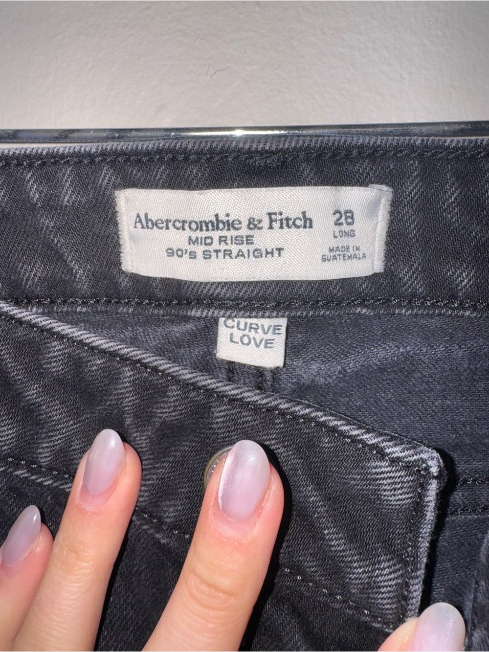 Abercrombie & Fitch Women's Black 90s Straight Mid-Rise Jeans 28L